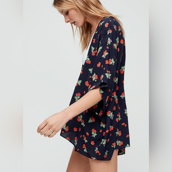 Aritzia Sunday Best kimono - Picture 3 of 10